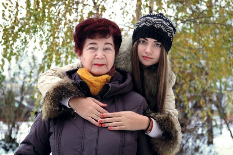 Магдалина Дударева с правнучкой Викторией Михайлиной, 2016 г.