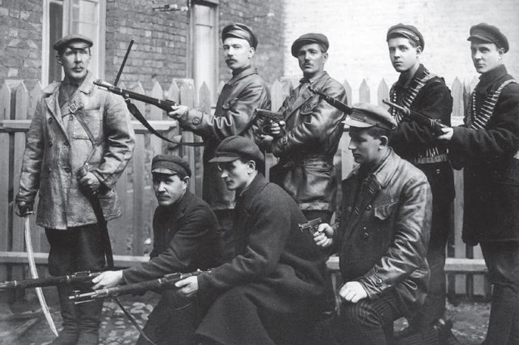 Вооруженные отряды красногвардейцев при ВЧК боролись с бандитами, грабителями, саботажниками и заговорщиками. 1920-е годы.