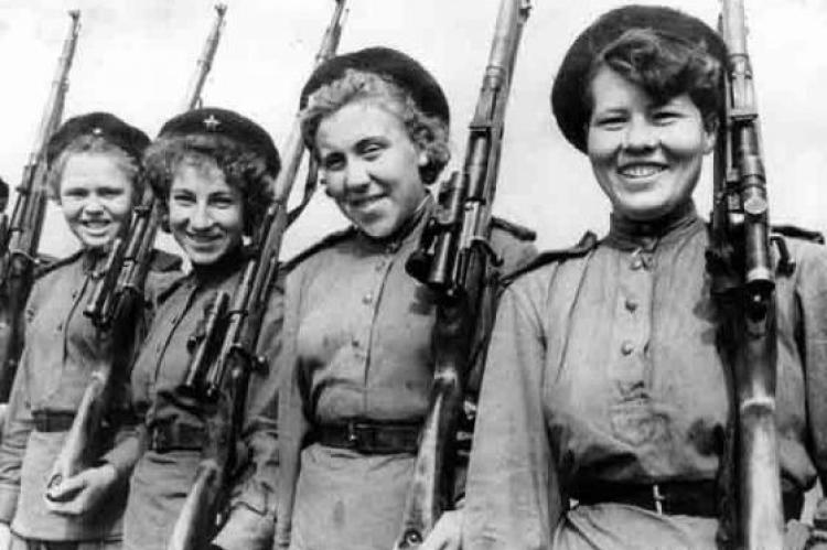 Перед отправкой на фронт. Подольская снайперская школа. 1944 год.