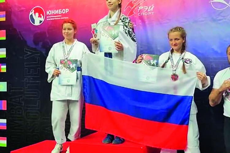 На пьедестале маргеловец Анастасия Кабанкова, занявшая 2-е место на Чемпионате по абсолютно реальному бою в г. Одинцово 23 октября 2021 года. 
