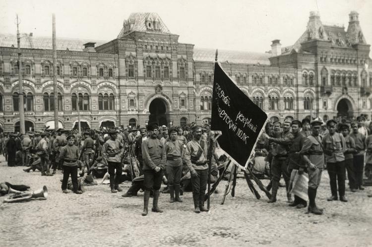 РККА на Красной площади. 13-й Рабочий резервный Советский полк, 1918 год.