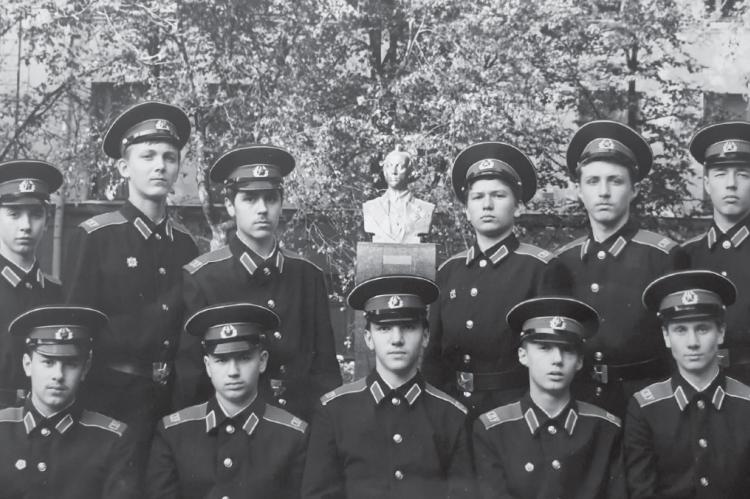 Минское суворовское училище, 1991 год. Роман Катасонов во втором ряду крайний слева.