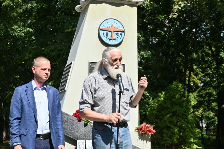 На мероприятии, приуроченном по случаю 85-летия трагической гибели экипажа Н-209. 12 августа, 2022 года, Москва. 