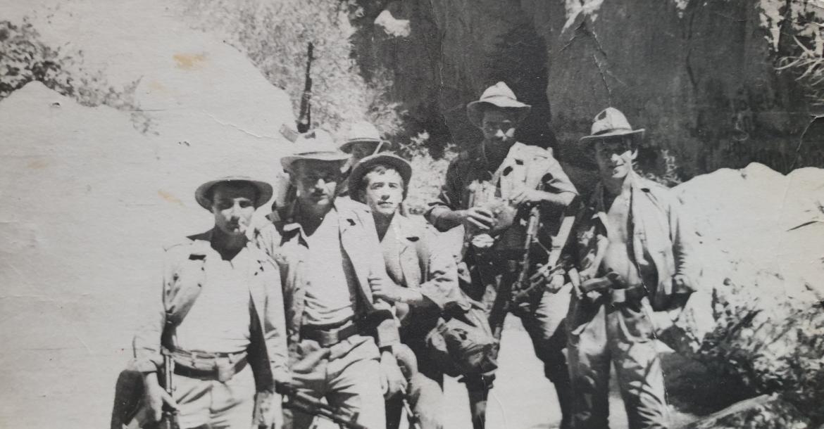 Сергей Пимкин (третий слева) во время службы в Афгане.